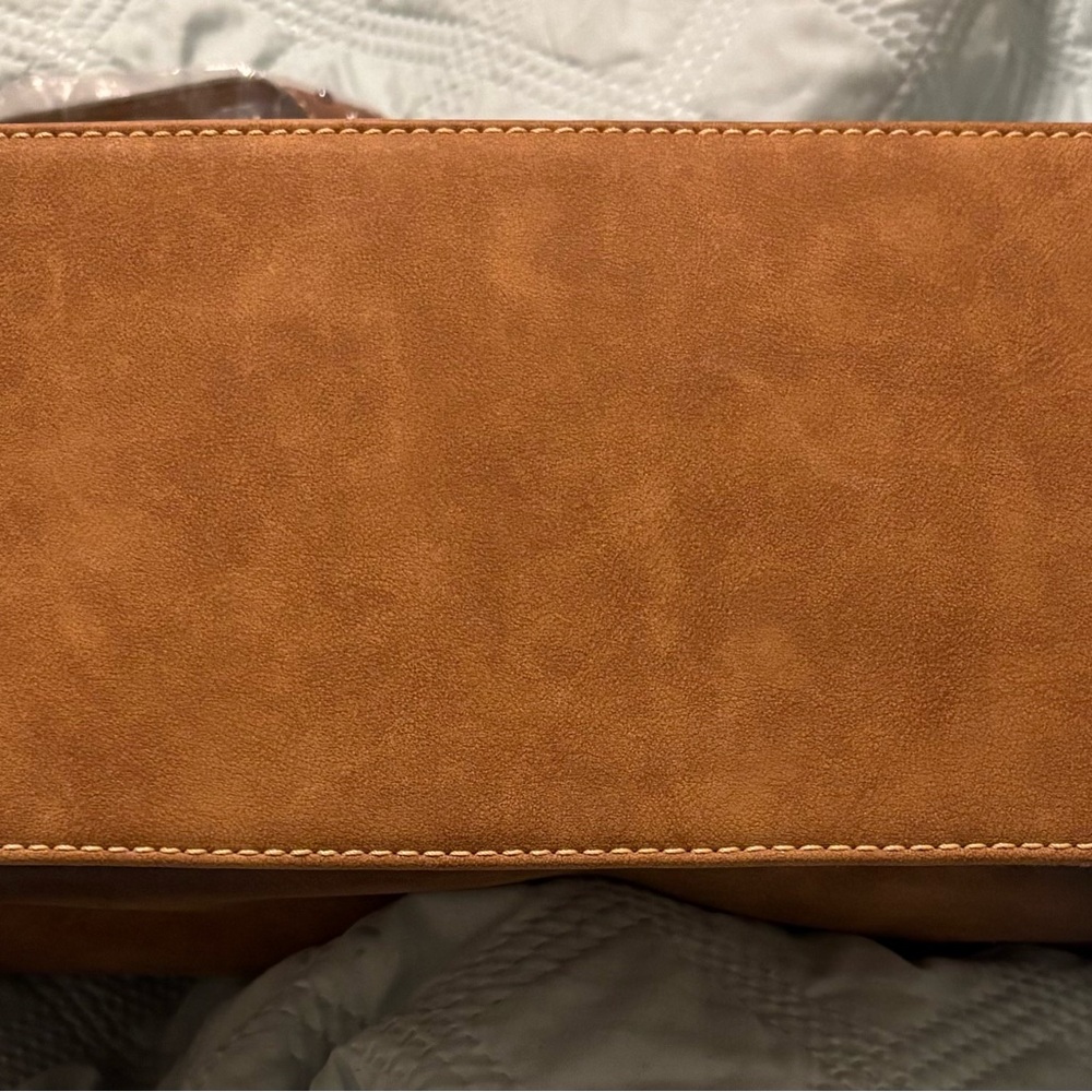 Elegant Tony Lama Brown Concealed Carry Leather Tote with Textured Stripes (NEW) - Picture 4 of 11